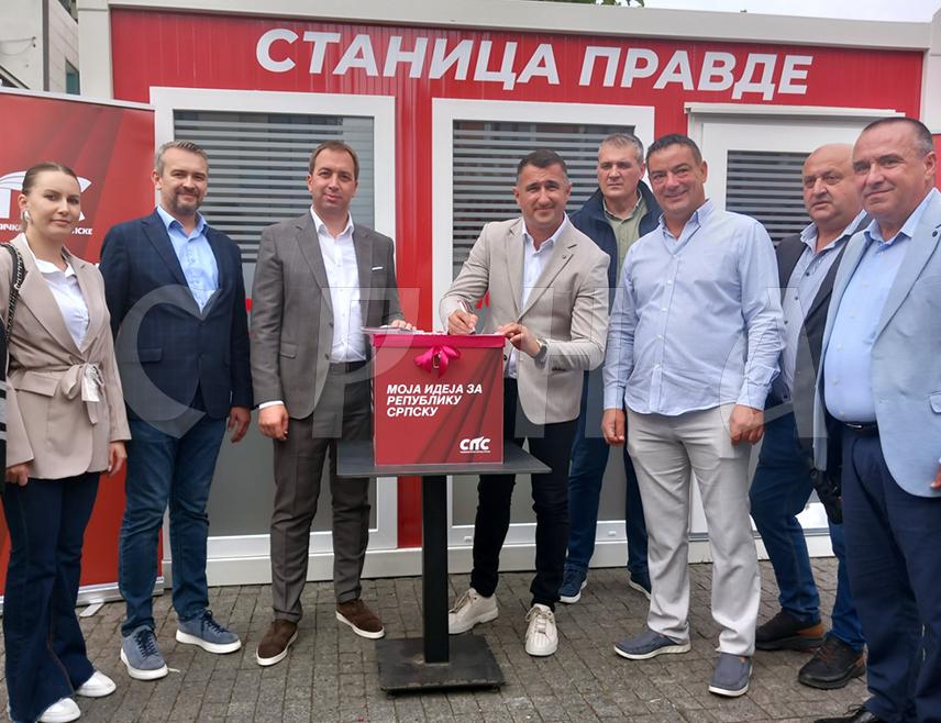 ПРИЈЕДОР, 14. СЕПТЕМБРА /СРНА/ - Акцију "Станица правде" данас је у Приједору организовала Социјалистичка партија Српске /СПС/ да би кроз разговор са грађанима видјели шта су њихове потребе, рекао је носилац листе кандидата СПС-а за Народну скупштину Републике Српске у Изборној јединици један Душко Милетић.