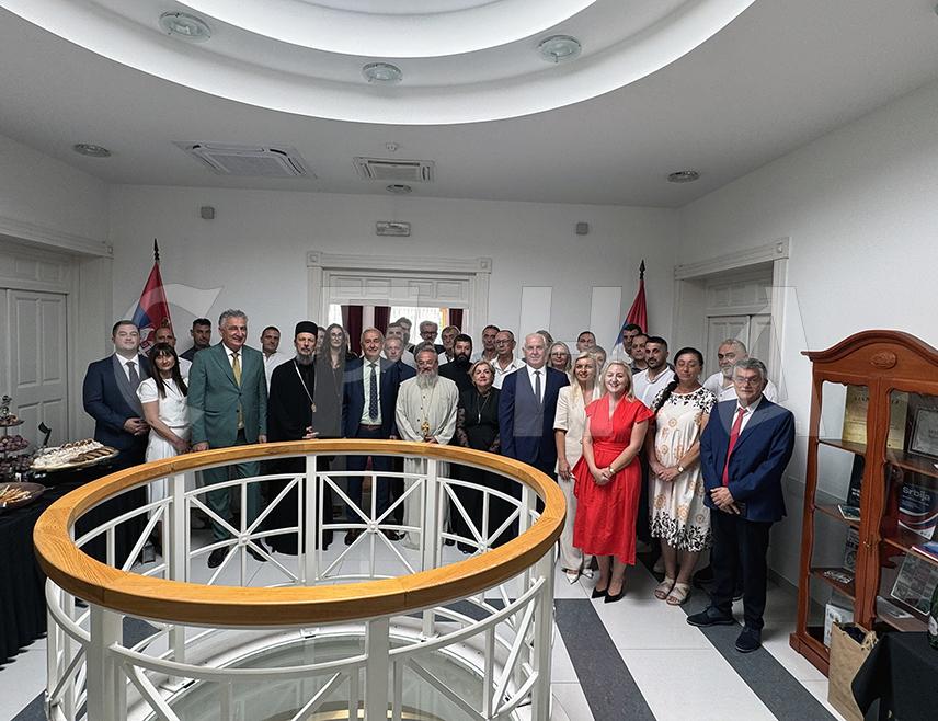 MOSTAR, SEPTEMBER 15 /SRNA/ – The Day of the Unity of Serbs, Freedom and the National Flag has been marked today at the Consulate General of Serbia in Mostar.