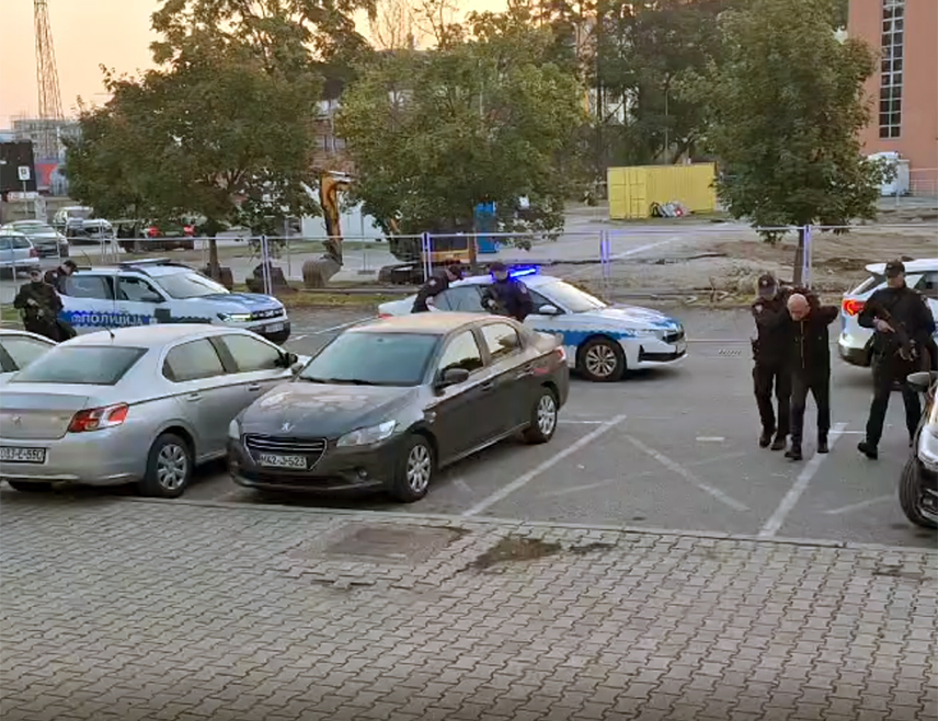БАЊАЛУКА, 20. СЕПТЕМБРА /СРНА/ - Три лица из Бањалуке чији су иницијали Н.В, Д.Х. и Е.Ц, а који су јуче ухапшени у акцији "Тренер" Полицијске управе Бањалука, спроведени су јутрос у Окружно јавно тужилаштво.