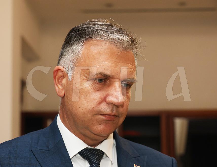БАЊАЛУКА, 21. СЕПТЕМБРА /СРНА/ - Министар просвјете и културе Републике Српске Боривоје Голубовић истакао је да књига чува памћење, језик и културу, али и отвара простор за знање, нове идеје и генерације стваралаца, те позвао грађане да од сутра посјете Међународни сајам књиге у Бањалуци.