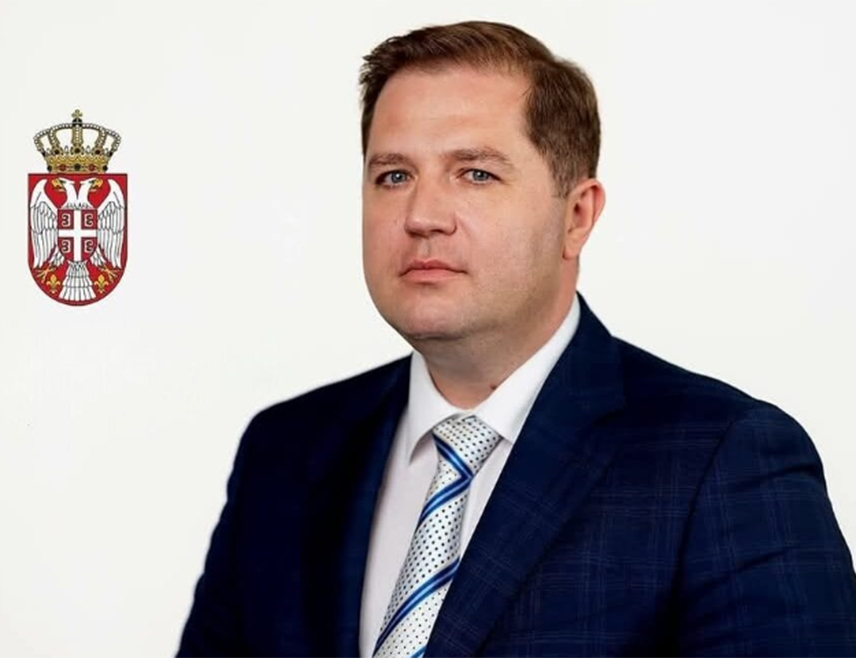 БЕОГРАД, 22. СЕПТЕМБРА /СРНА/ - Државни секретар у Министарству за рад, запошљавање, борачка и социјална питања Србије Никола Вукелић изјавио је Срни да је изложба Меморијалног центра Републике Српске под називом "Упознајте српска страдања" отворена у Конгресу у Вашингтону, коју је данас посјетила српски члан Предсједништва Жељка Цвијановић, резултат велике дипломатске офанзиве Српске.