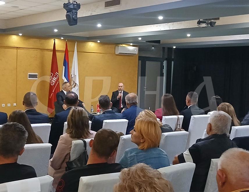 БРОД, 23. СЕПТЕМБРА /СРНА/ - Кандидат СНСД-а за предсједника Републике Српске Саво Минић најавио је данас подршку пројекту реконструкције водоводног система у општини Брод.