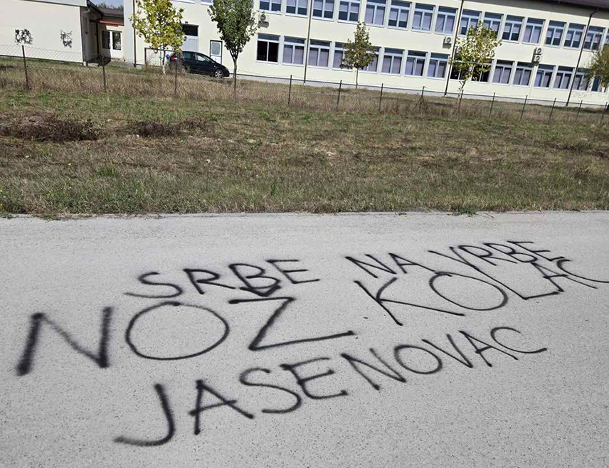 BRČKO, SEPTEMBER 26 /SRNA/ - The graffiti “Hang Serbs from the Willows” and “Knife, Stake, Jasenovac” were written in black paint this afternoon in the schoolyard of the branch of the Second Elementary School in the Grčica neighborhood, as well as at several other locations in Brčko District.