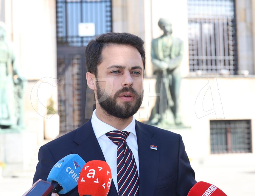 BANJA LUKA, SEPTEMBER 27 /SRNA/ - Secretary-General to the President of Republika Srpska Marko Romić said today that director Lordan Zafranović's film Golden Cut 42 - Children of Kozara is more than a work of art, as it serves as a reminder of the suffering of the Serb people and contributes to preserving the culture of remembrance.
