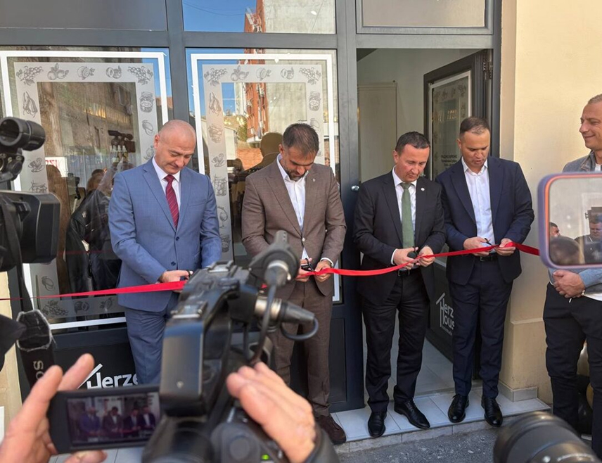 TREBINJE, SEPTEMBER 28 /SRNA/ - "Herzegovina House" opened in Novi Sad today, offering residents and visitors an opportunity to discover and sample products characteristic of Herzegovina.