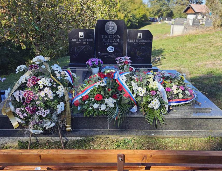 КОЗАРСКА ДУБИЦА, 29. СЕПТЕМБРА /СРНА/ - Мајор Милан Тепић показао је шта значи жртвовати се за свој народ када је одлучио да не погази дату ријеч да ће бранити своју земљу и погинуо дижући у ваздух војно складиште код Бјеловара да оружје не падне у руке непријатељу, поручено је данас из Козарске Дубице.