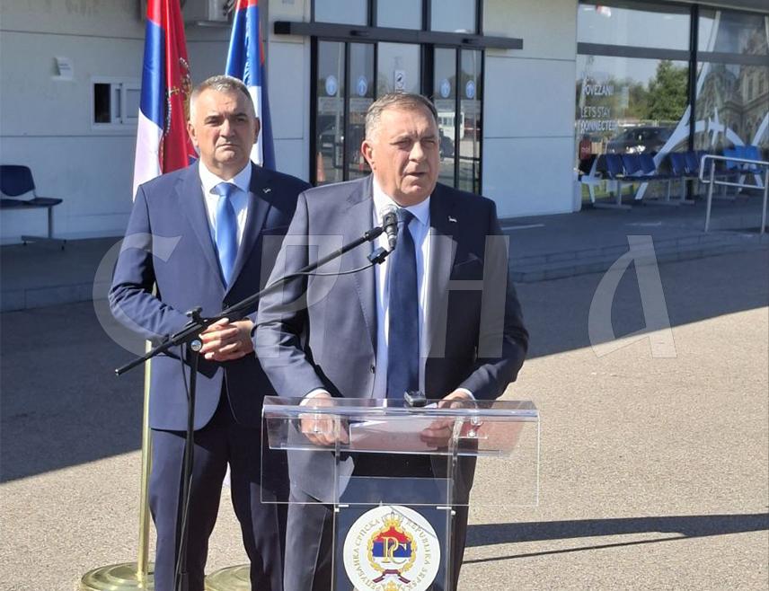 BANJA LUKA, SEPTEMBER 30 /SRNA/ - The Russian Federation closely follows developments in Republika Srpska and supports it, President Milorad Dodik said after returning from Moscow, where he met Russian President Vladimir Putin.
