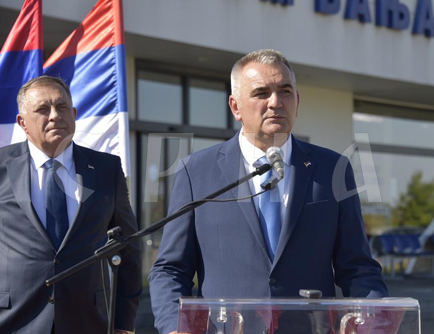 БАЊАЛУКА, 30. СЕПТЕМБРА /СРНА/ - Предсједник Владе Републике Српске Саво Минић рекао је да је током боравка у Русији имао састанак са одређеним привредним компанијама и да је добијена начелна сагласност да се крене у реализацију у вези са бијељинском компанијом "Орао".