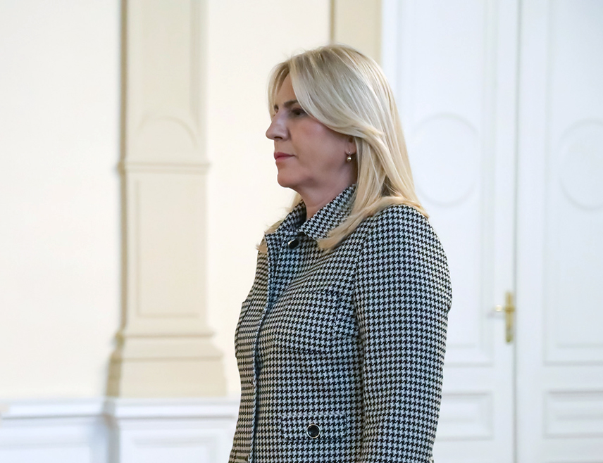 ISTOČNO SARAJEVO, OCTOBER 1 /SRNA/ - The Serb member of the BiH Presidency Željka Cvijanović said that /Foreign Minister in the Council of Ministers/ Elmedin Konaković had made himself irrelevant.