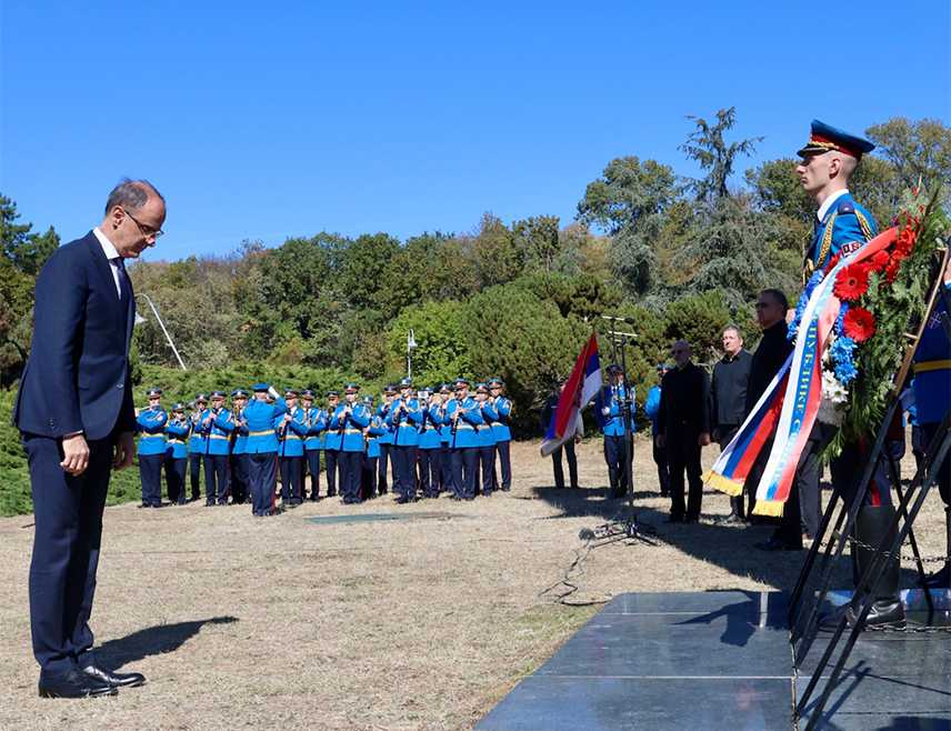 BELGRADE, OCTOBER 4 /SRNA/ - The Serbian people must understand that peace is not something that can be taken for granted, but must be preserved every day, while dialogue must be nurtured, Serbian Prime Minister Đuro Macut said at the Jajinci Memorial Park during a commemoration marking the Day of Remembrance for the suffering of Serbs, Roma and Jews during World War II.