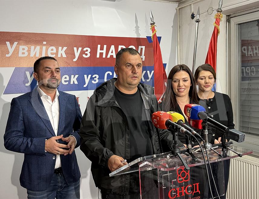 ДОБОЈ, 4. ОКТОБРА /СРНА/ - Предсједник Изборног штаба добојског Градског одбора СНСД-а Данијел Јошић прогласио је убједљиву побједу кандидата ове странке Саве Минића и Жељке Цвијановић за инокосне функције, као и листе за Народну скупштину Реоублике Српске.