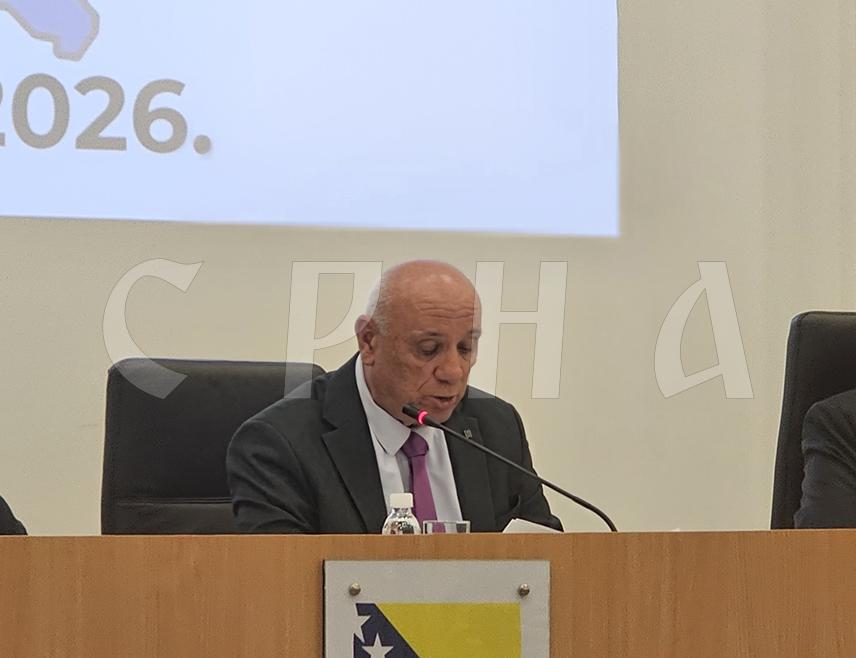 САРАЈЕВО, 4. ОКТОБРА /СРНА/- Кандидат СНСД-а за српског члана Предсједништва БиХ Жељка Цвијановић у вођству је за ову функцију са освојених 213.812 гласова, први су прелиминарни резултати Централне изборне комисије /ЦИК/ БиХ.