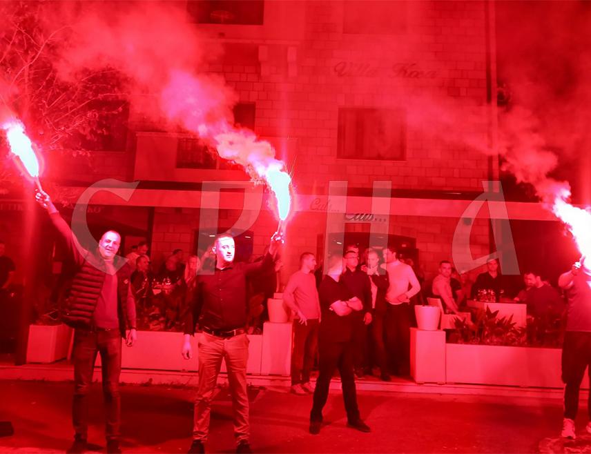 TREBINJE, OCTOBER 4 /SRNA/ - A large number of SNSD members and supporters in Trebinje are celebrating this evening convincing victories by SNSD candidate Savo Minić for President of Republika Srpska and Željka Cvijanović for Serb member of the BiH Presidency.