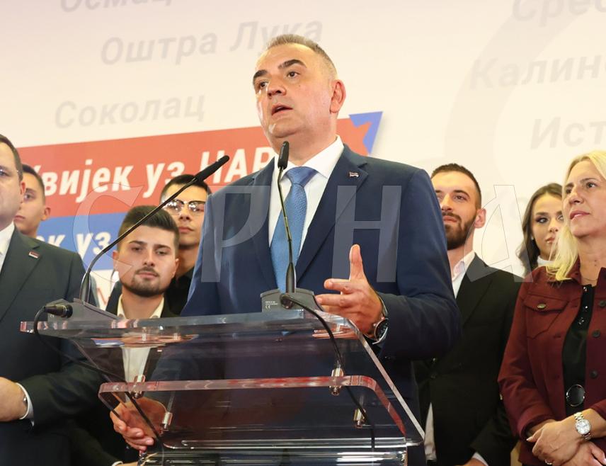 САРАЈЕВО, 4. ОКТОБРА /СРНА/ - Кандидат СНСД-а за предсједника Републике Српске Саво Минић, на основу резултата са 91,11 одсто бирачких мјеста, освојио је 267.500 гласова, односно 52,11 одсто, показују прелиминарни подаци Централне изборне комисије /ЦИК/ БиХ на пресјеку у 22.00 часа.