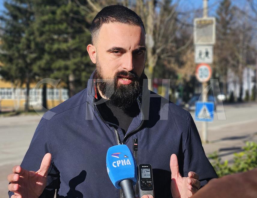 ПАЛЕ, 6. ОКТОБРА /СРНА/ - Социолог Владимир Васић изјавио је Срни да је на општим изборима у БиХ СНСД показао апсолутну супериорност организованог система над политичком стихијом, док је насупрот томе девастирајући лом опозиционог блока плод, првенствено њихове сопствене, унутрашње идеолошке и организационе атрофије.