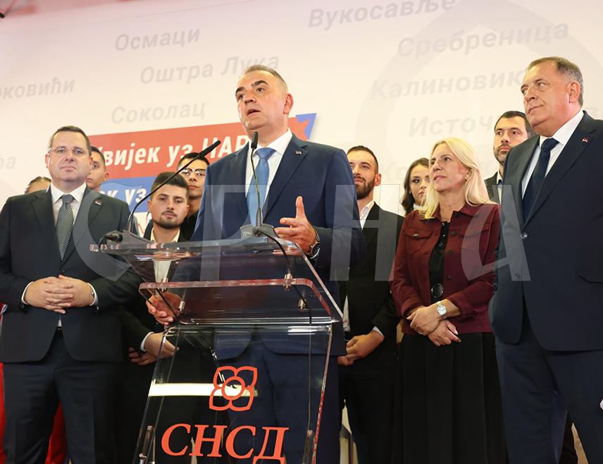 САРАЈЕВО, 8. ОКТОБРА /СРНА/ - Кандидат СНСД-а за предсједника Републике Српске Саво Минић освојио је 288.805 глаова на протеклим изборима, прелиминарни су подаци Централне изборне комисије /ЦИК/ БиХ на основу резултата са 98,03 одсто бирачких мјеста.