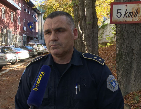 ПРИШТИНА, 8. ОКТОБРА /СРНА/ - Кампања за изборе у Србији није дозвољена на Косову и Метохији, рекао је замјеник командира такозване косовске полиције за регион Сјевер Ветон Ељшани.