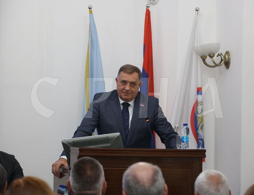 BANJA LUKA, OCTOBER 9 /SRNA/ – President Milorad Dodik has said today that the scientific resources of Republika Srpska and Serbia, including academies of sciences, need to be integrated in order to further strengthen science and knowledge and expand Serb people’s potential.