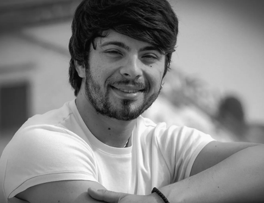 БИЈЕЉИНА, 15. ОКТОБРА /СРНА/ - Македонски пјевач Tоше Проески, један од најслушанијих извођача поп музике у региону, погинуо је у саобраћајној несрећи на ауто-путу Београд-Загреб, код Нове Градишке, 16. октобра 2007. године.
