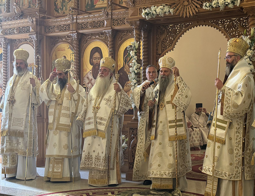 БЕОГРАД/КАНБЕРА, 14. ОКТОБРА /СРНА/ - Српски народ носи у себи снагу побједе и опстаје упркос бројним страдањима и искушењима јер је на њему сила и благодат Божија, рекао је Његова светост патријарх српски Порфирије у Храму Светог Саве у манастиру Нови Каленић, у мјесту Валара код Канбере.
