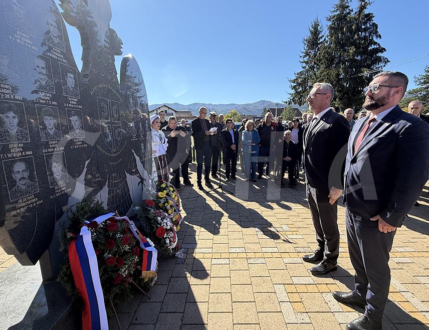 DOBOJ, OCTOBER 14 /SRNA/ - The Teslić brigades of the Army of Republika Srpska made an immeasurable contribution to the creation and defense of Republika Srpska by preventing members of the so-called Army of BiH, the HVO and the El Mujahideen unit from breaking through their lines and committing atrocities, speakers said at a ceremony marking 35 years since the brigades were formed.