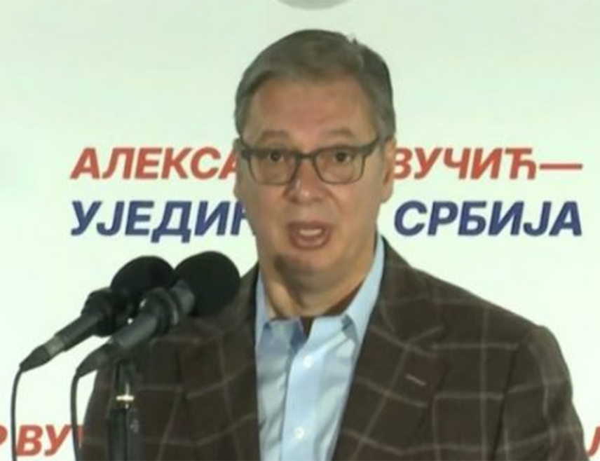 БЕОГРАД, 14. ОКТОБРА /СРНА/ - Бивши предсједник Србије Александар Вучић поручио је данас званичницима Црне Горе и Хрватске да Србија неће никоме плаћати рекет.