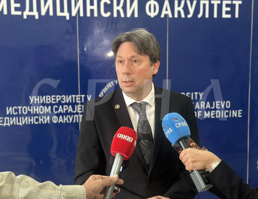 FOČA, OCTOBER 15 /SRNA/ - The Faculty of Medicine in Foča is setting new standards year after year and achieving significant results in teaching, scientific research, and infrastructure development, Dean Dejan Bokonjić said ahead of the ceremony marking the Faculty Day.