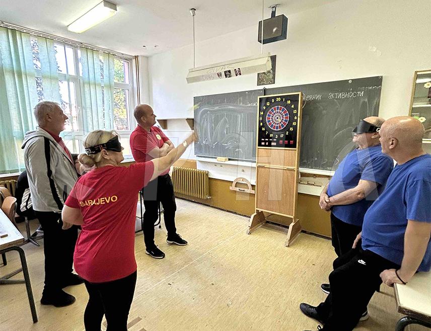 БАЊАЛУКА, 17. ОКТОБРА /СРНА/ - Десети међународни турнир у говорном пикаду за слијепа и слабовида лица окупио је данас у Бањалуци око 50 такмичара из 10 екипа из Словеније, Хрватске, Србије, Црне Горе и БиХ.