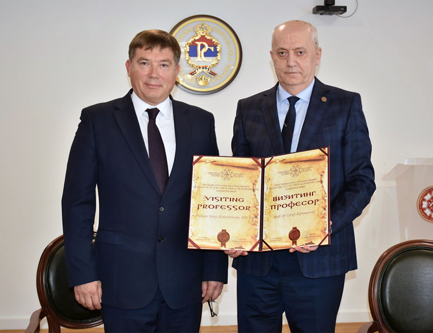 ИСТОЧНО САРАЈЕВО, 23. ОКТОБРА /СРНА/ - Ректор Универзитета у Источном Сарајеву Милан Кулић уручио је данас професору Санктпетербуршког државног медицинског универзитета Сергеју Каришченку титулу гостујућег професора и уговор о ангажовању на Медицинском факултету у Фочи.