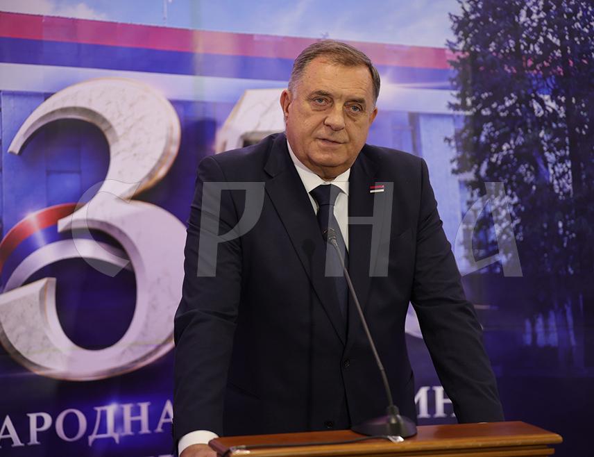 ПАЛЕ, 24. ОКТОБРА /СРНА/ - Предсједник Милорад Додик поручио је да је важно чувати зрелост, континуитет и политичку свијест о значају институција Републике Српске и права српског народа.