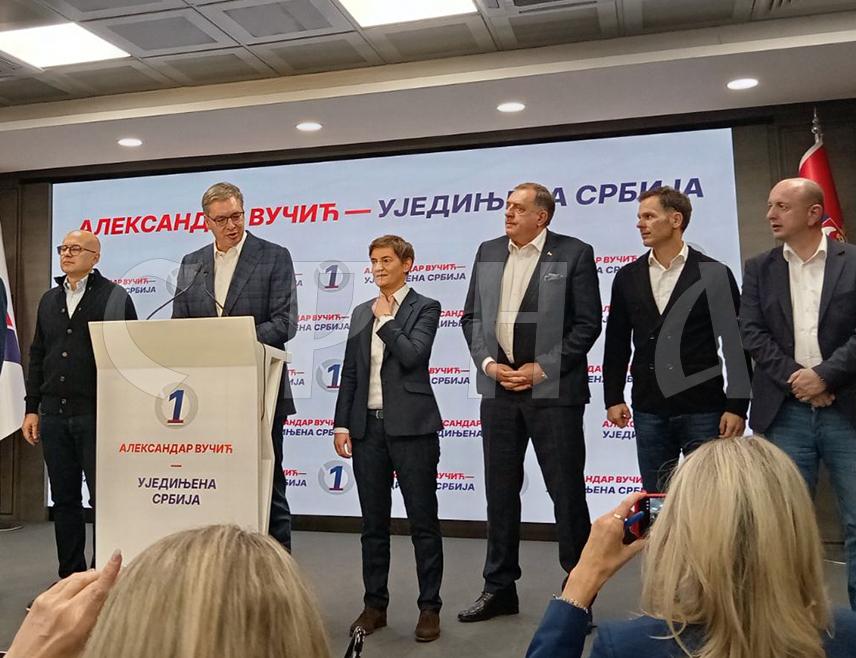 БЕОГРАД, 25. ОКТОБРА /СРНА/ - Носилац листе "Уједињена Србија" Александар Вучић изјавио је вечерас да он и његова листа неће блокирати формирање Скупштине Србије и формирање владе и да то Студентска листа може да направи за десет до 15 дана.