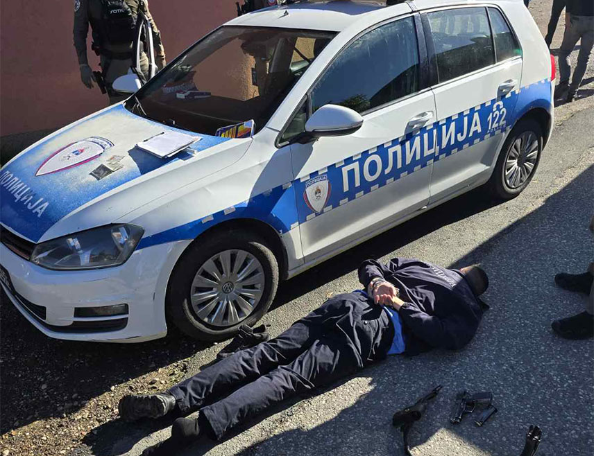 БАЊАЛУКА, 27. ОКТОБРА /СРНА/ - Окружном јавном тужилаштву Бањалука данас је предати пет полицајаца ухапшених у акцији "Треминал" због сумње на злоупотребу службеног положаја јер су од возача које су доводили у заблуду захтијевали и узимали новац.