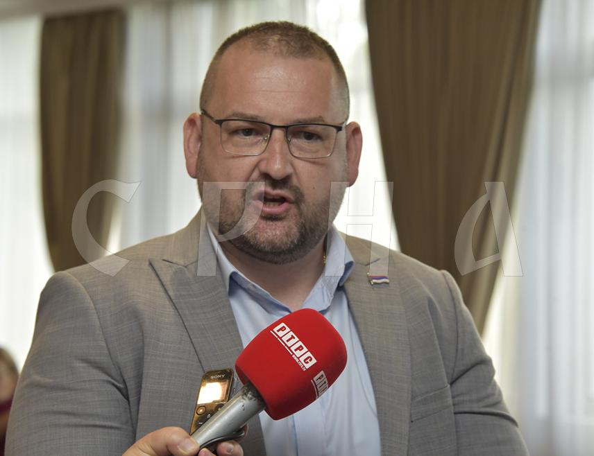BANJA LUKA, OCTOBER 27 /SRNA/ - The days marking the defense of the Western Krajina municipalities in October 1995 should serve as a reminder of the sacrifice of the Serb people, but also of the heroism of Republika Srpska's fighters, Viktor Nuždić, acting director of the Republika Srpska Center for Research of War, War Crimes and Search for Missing Persons, told SRNA.