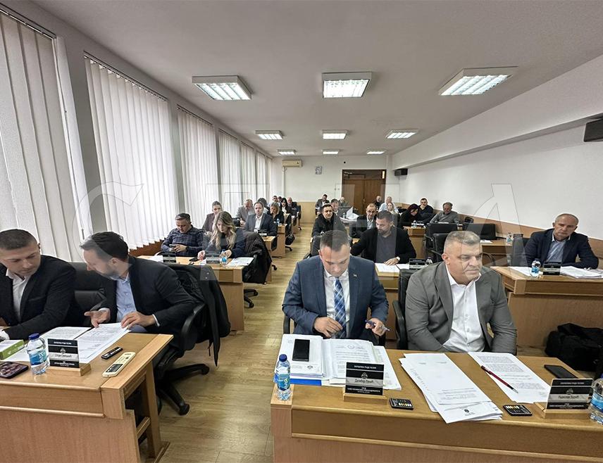 ТЕСЛИЋ, 30. ОКТОБРА /СРНА/ - Скупштина града Теслића усвојила је данас Нацрт другог ребаланса буџета у овој години у износу од 58.150.000 КМ, који је за 9.600.000 КМ већи од првог.