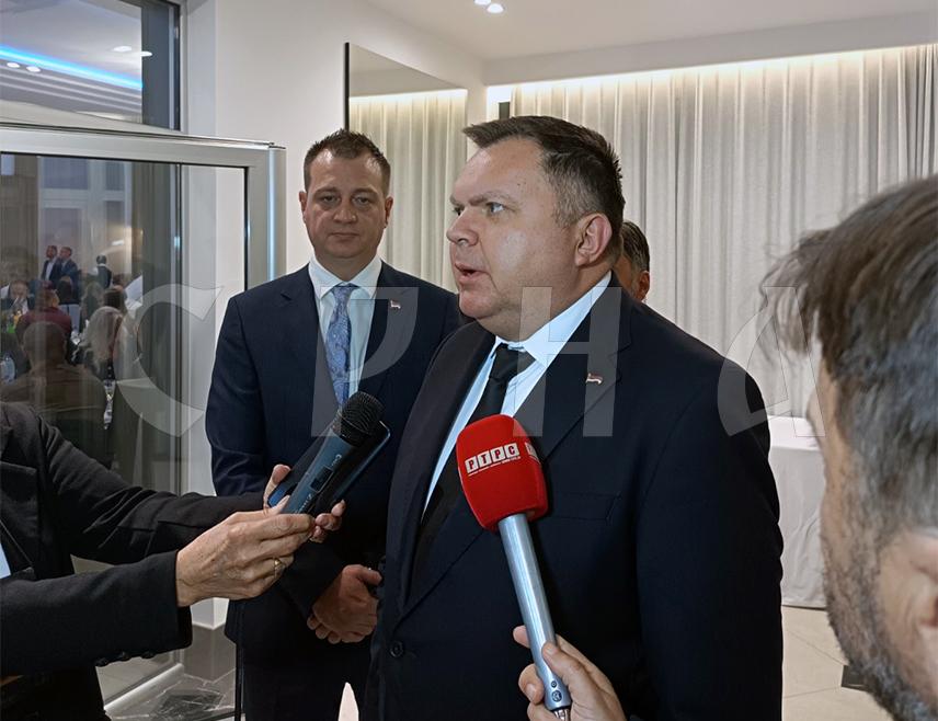 БИЈЕЉИНА, 31. ОКТОБРА /СРНА/ - Министар унутрашњих послова Републике Српске Жељко Будимир изјавио је Срни да компанија намјенске индустрије "Орао" у будућности мора да буде лидер у производњи дронова на овом подручју.
